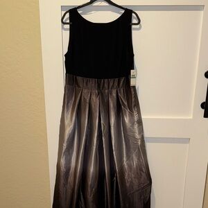 Elegant Black and Shimmering Silver Long Dress w Ombré skirt